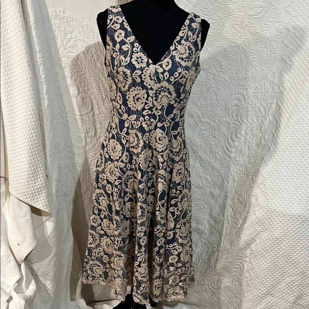Floral Lace Sleeveless Dress‎