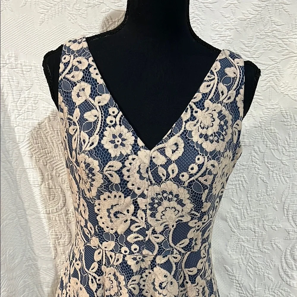 Vince Camuto navy beige