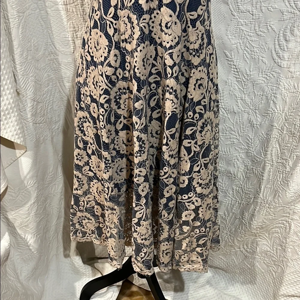 Vince Camuto navy beige