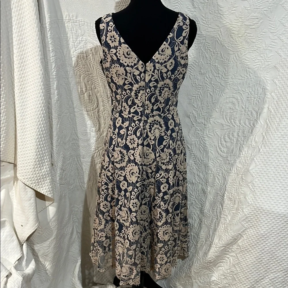 Vince Camuto navy beige