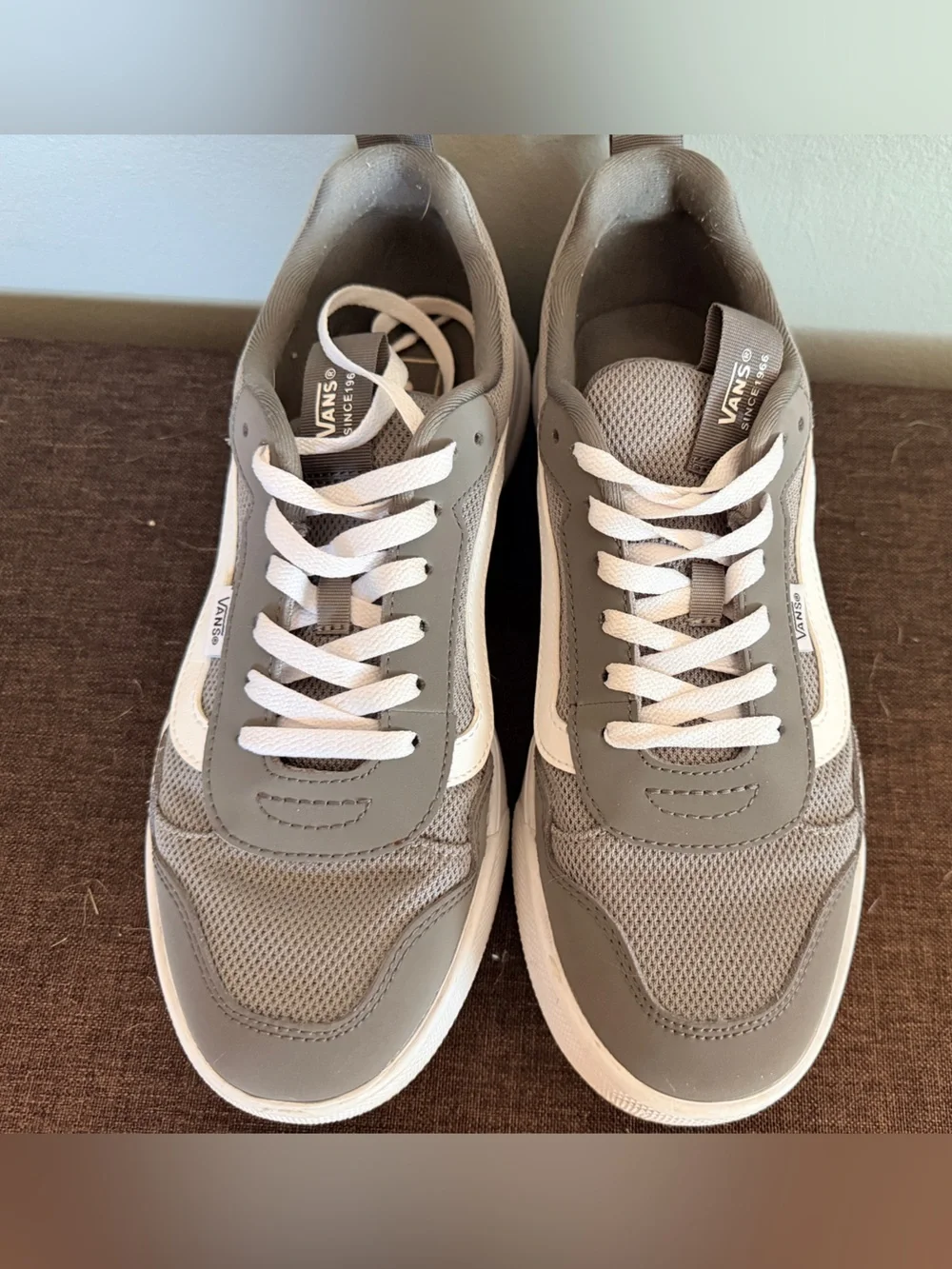 Vans Ultra Range Low-Top Gray and White Skate Shoes