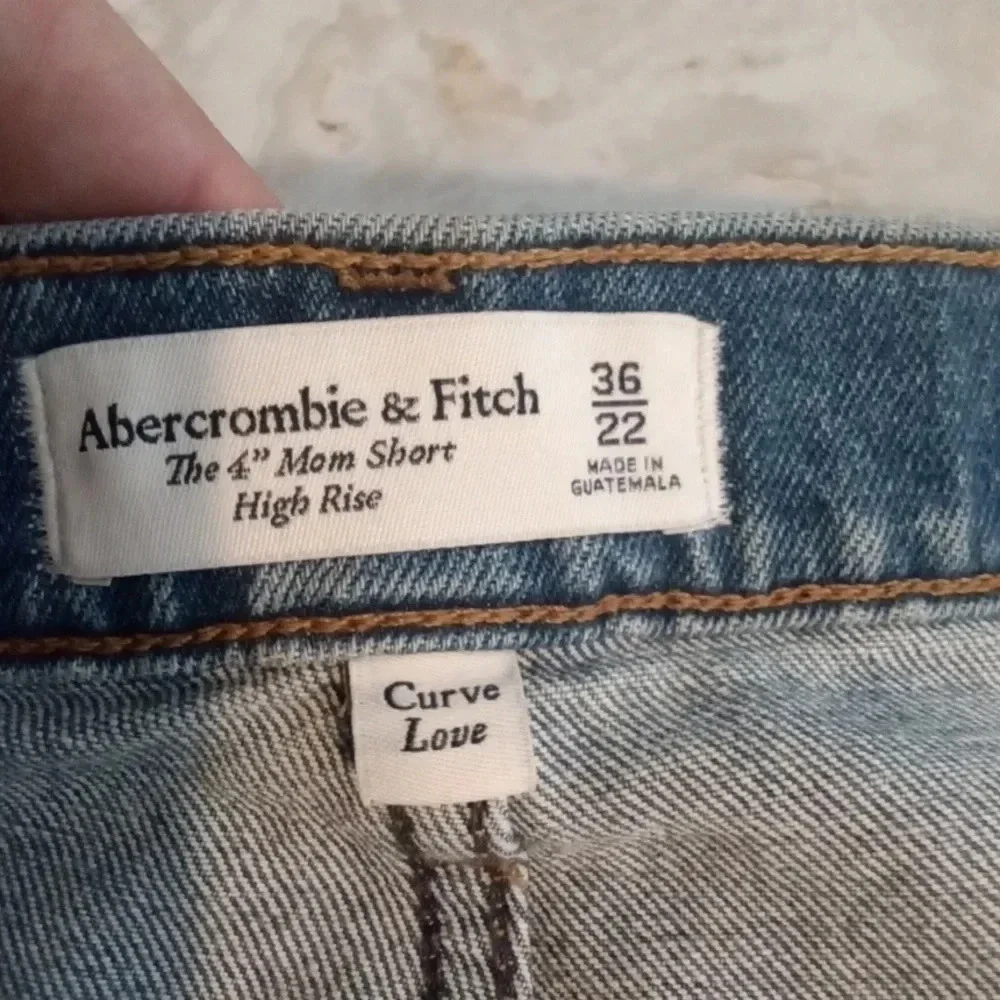 Abercrombie & Fitch raw size