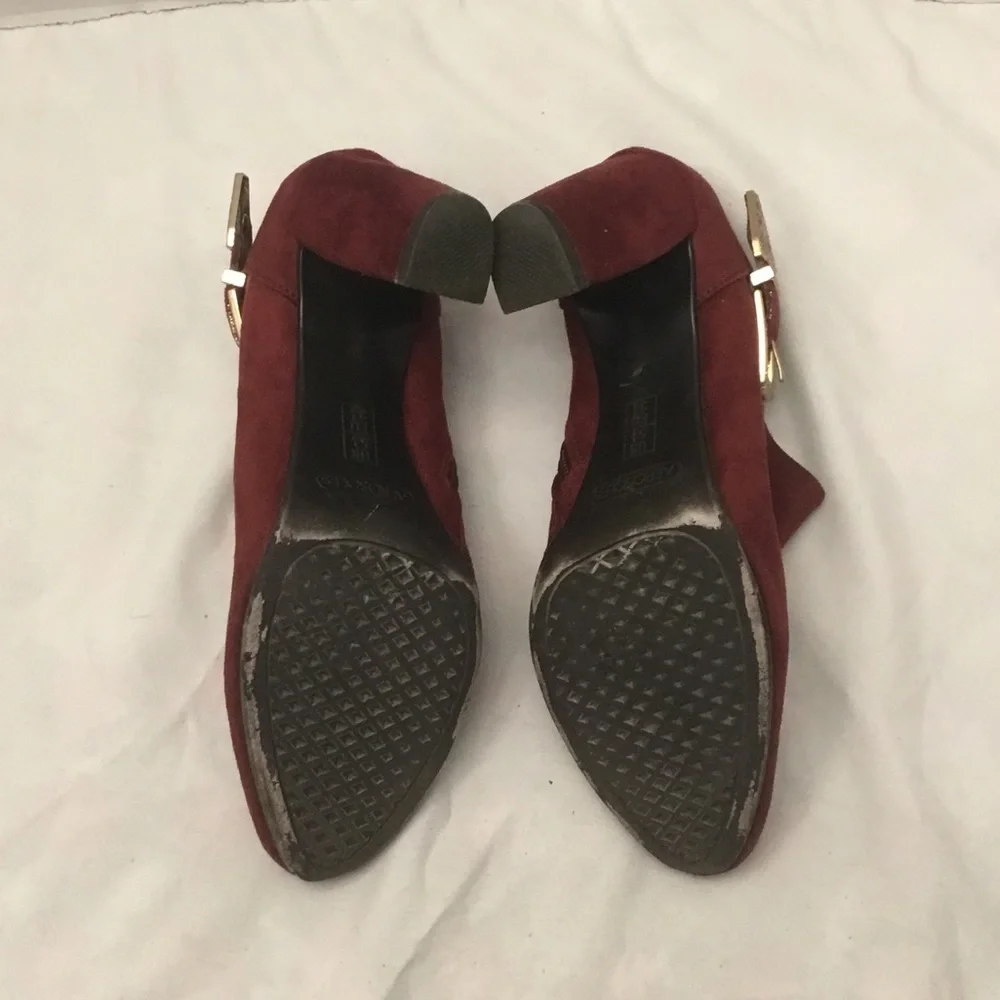 Aerosols women’s used red ankle heels