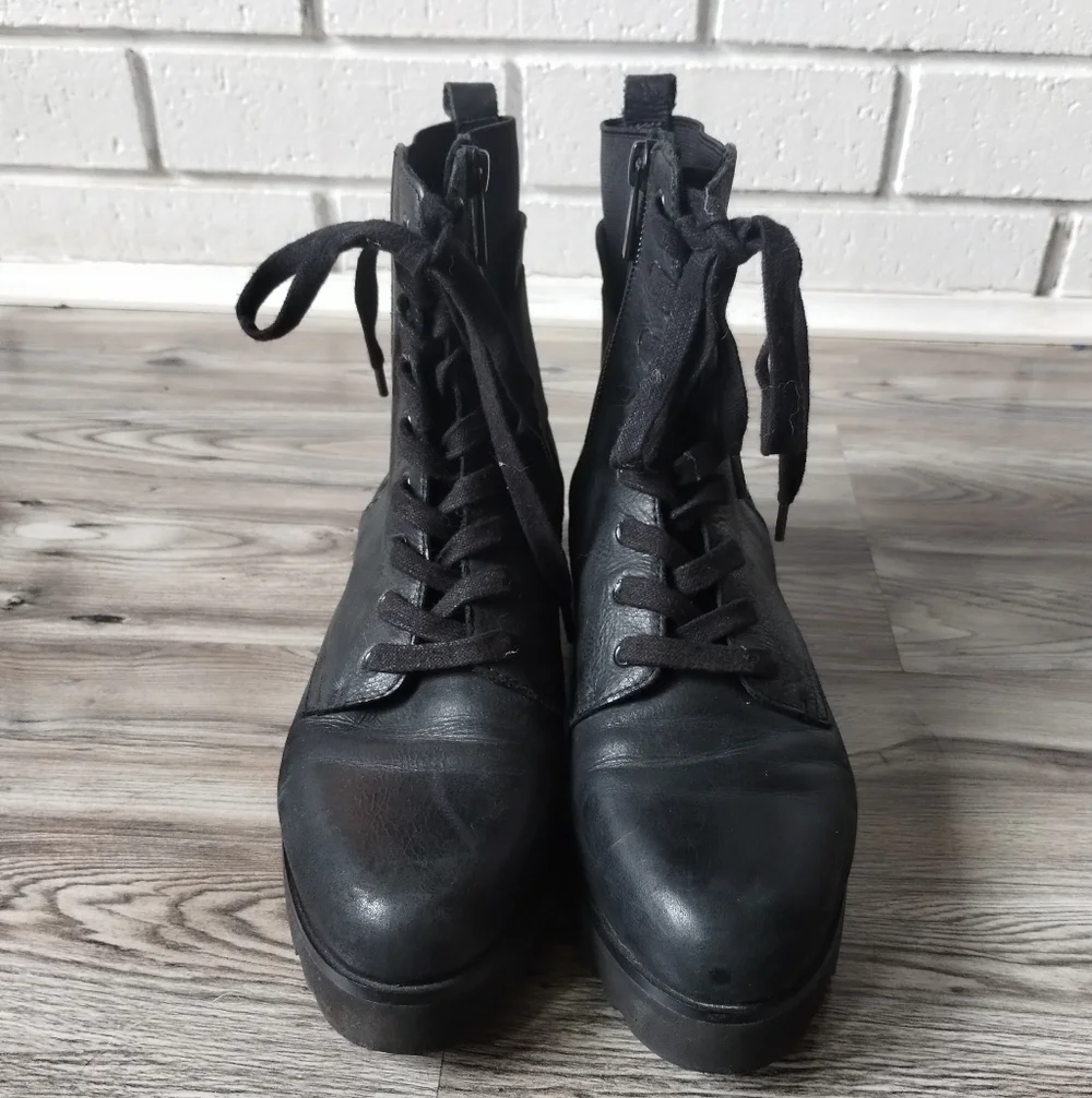Donald J. Pliner soft leather