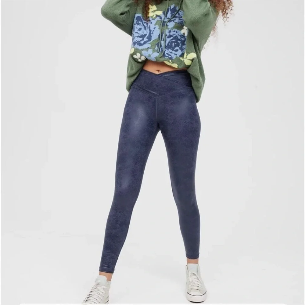 Offline Aerie • Navy Blue Crackle Crossover Leggings
