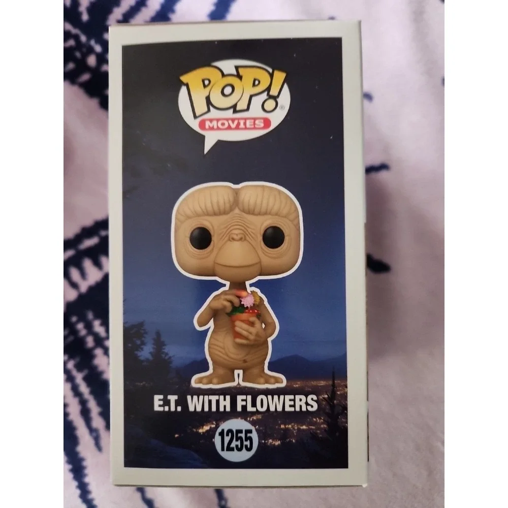 Funko Pop! Vinyl: E.T. the Extra-Terrestrial - E.T. With Flowers #1255 New PP