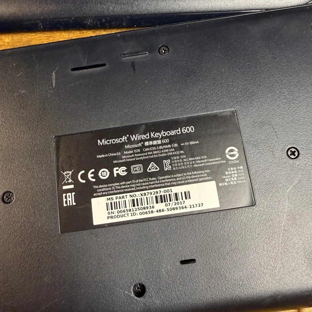 Microsoft Wired Keyboard 600 1576 Black Plastic‎ Computer Keyboard Set of 2