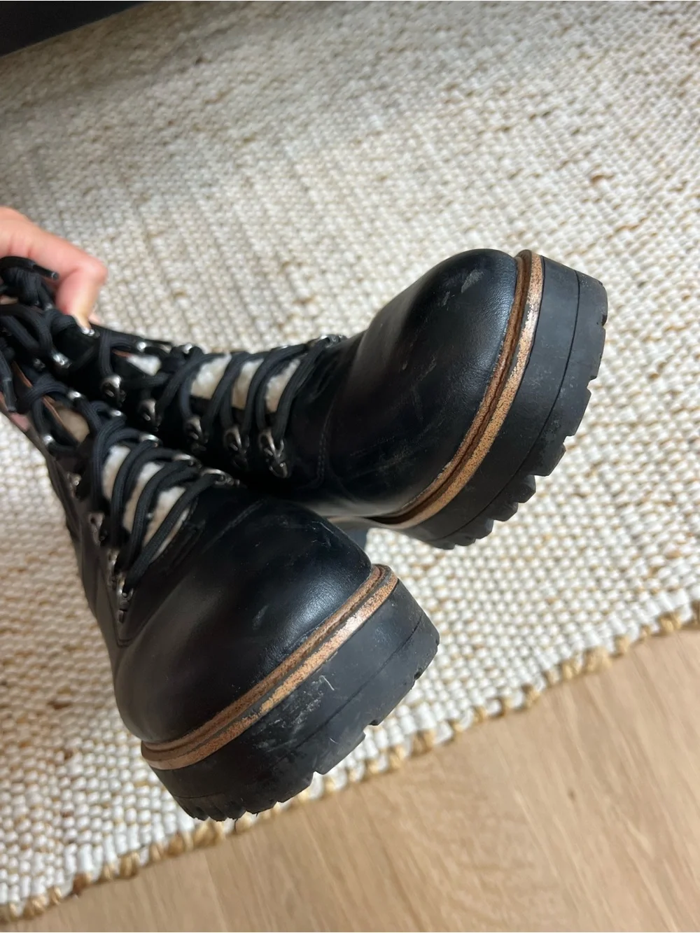 American Eagle Outfitters sturdy lace