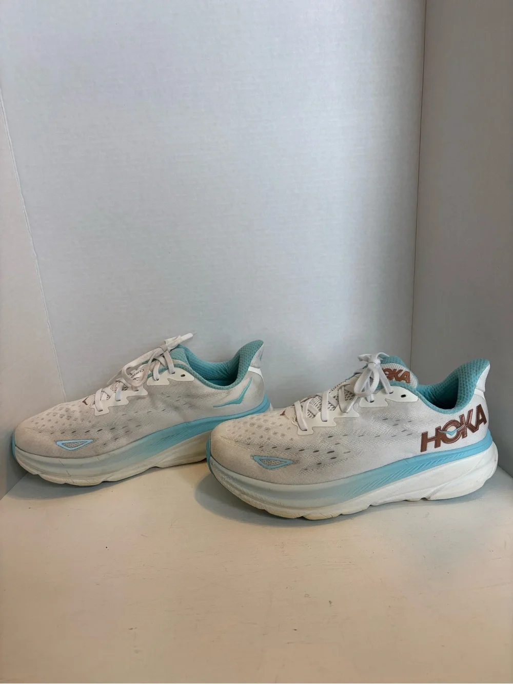 HOKA Women's Clifton 9 white running shoes size W 11D