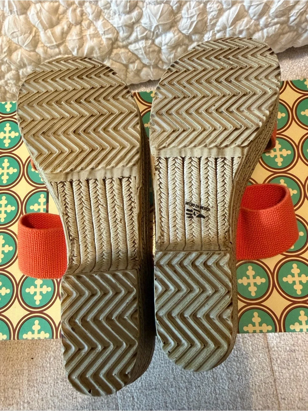 CHARLESTON SHOE CO. charleston shoe