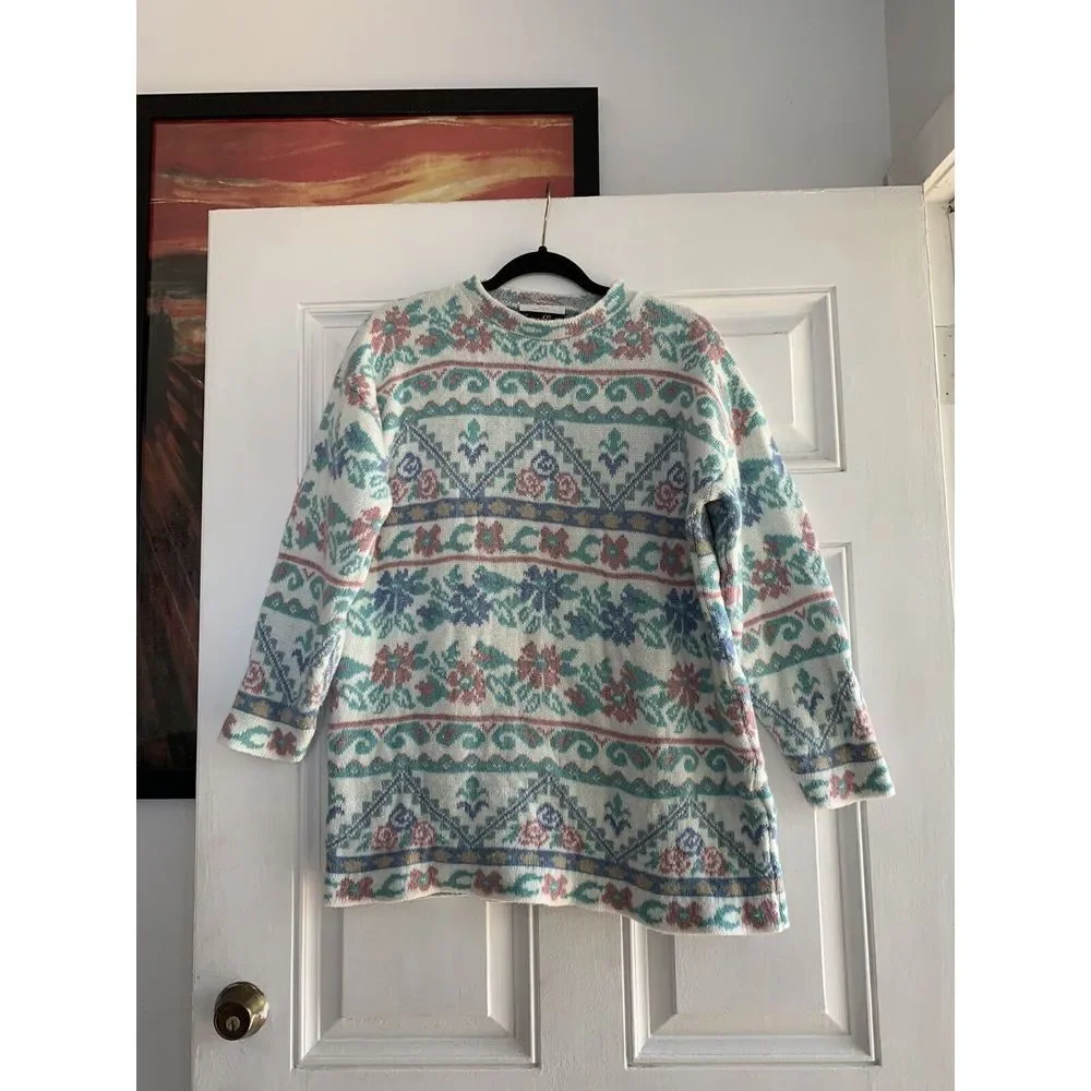 DANA SCOTT WOMEN‎ LARGE  FLORAL SWEATER PASTEL cottage vintage winter white blue
