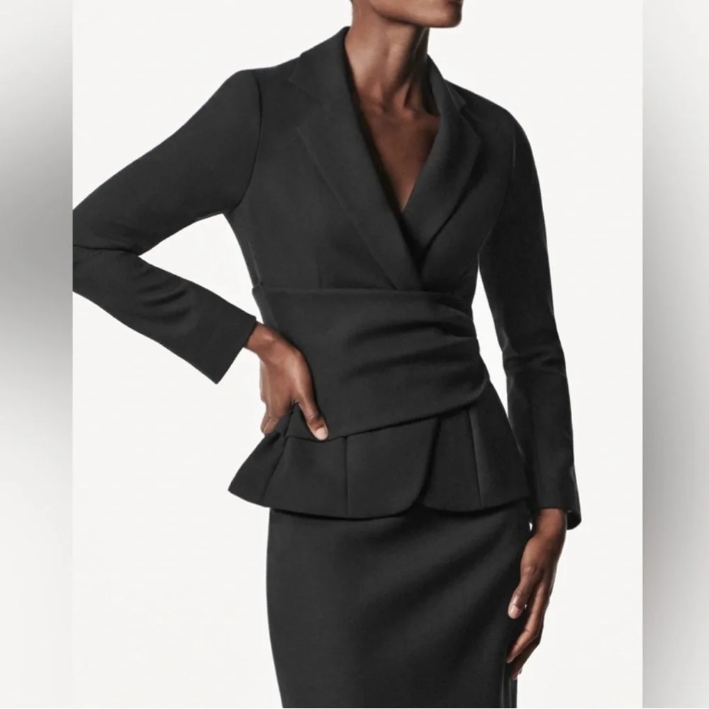 The Fold fold black