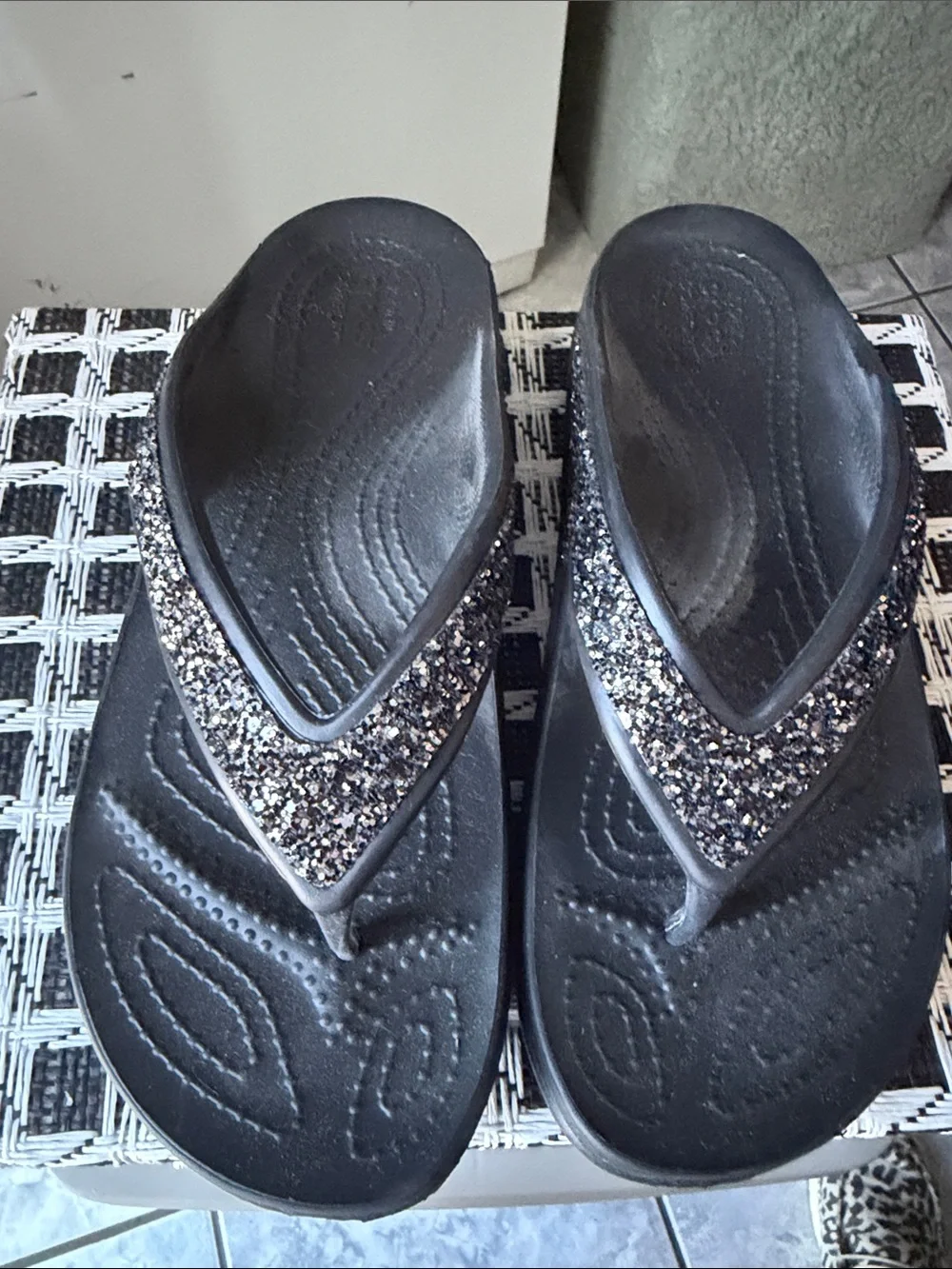 CROCS Women's Black Glitter Flip Sandals