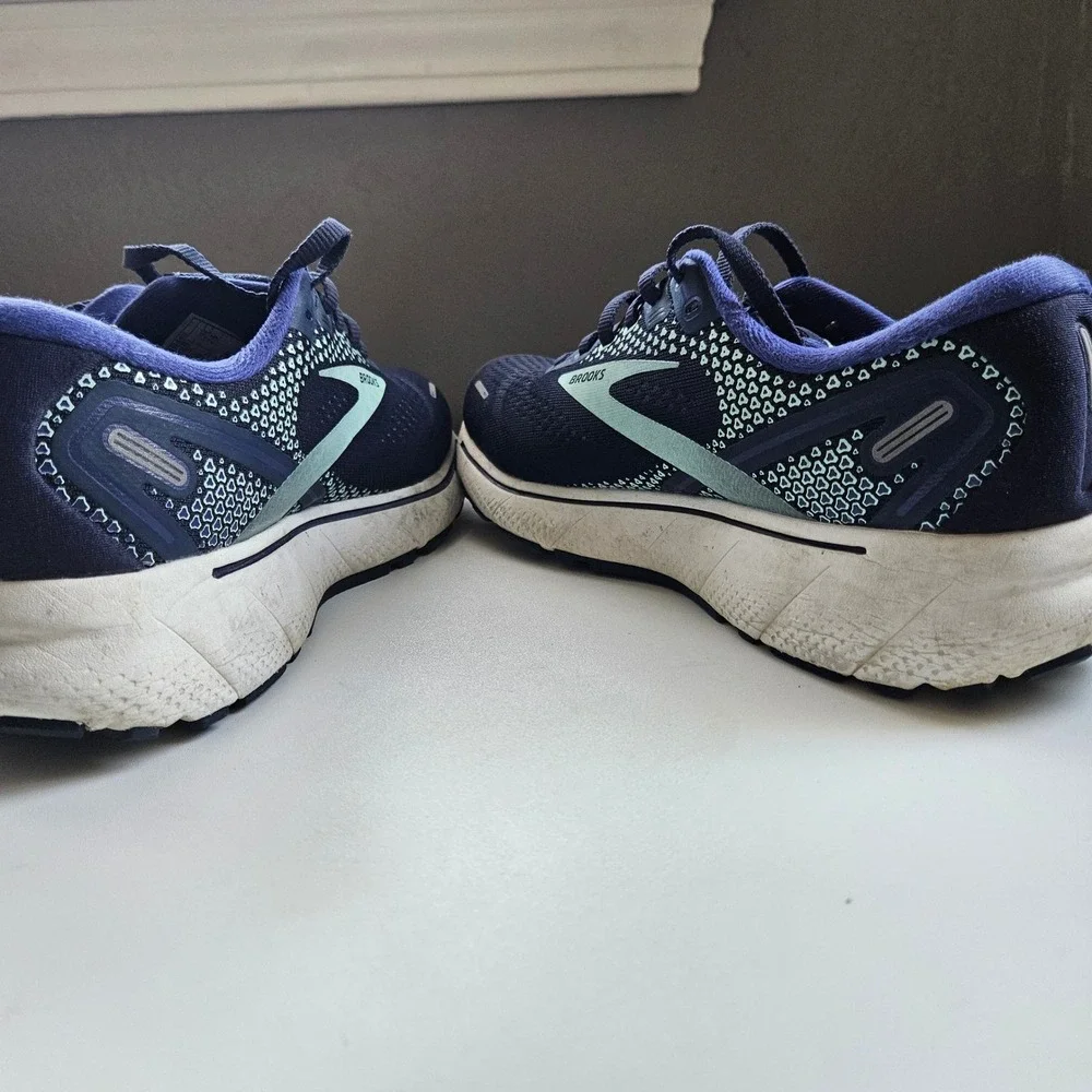 Brooks Ghost 14 Running Shoes Womens 8 Peacoat Yucca Navy Athletic Gym Walking