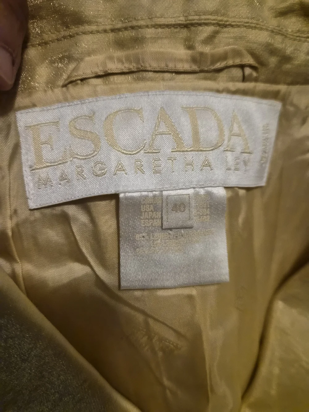 Escada coordinated two