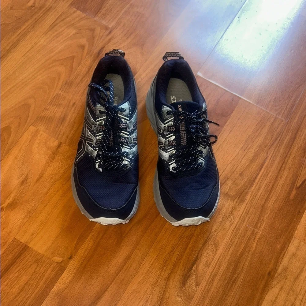 Asics sleek sneakers