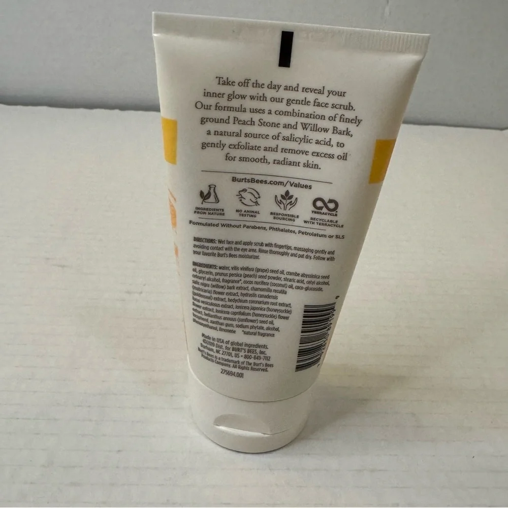Burt's Bees Deep Cleansing Pore Scrub with Peach and Willow Bark, 4 Ounces