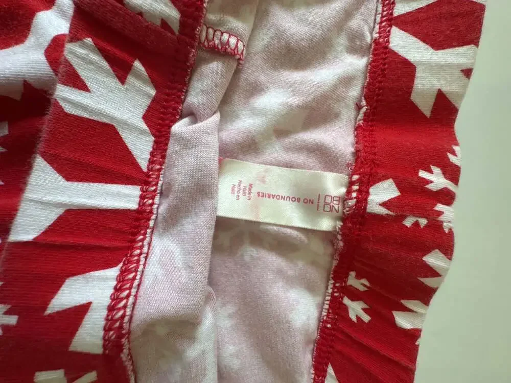 No Boundaries Red and White Snowflake Print Pajama Leggings