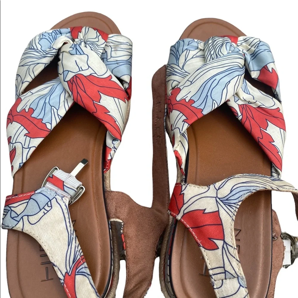 Naturalizer brand platform