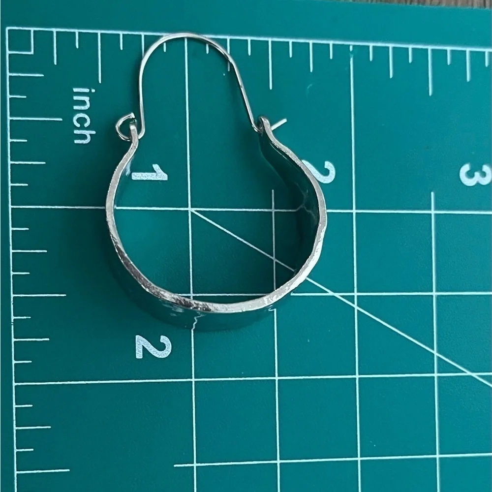 N/A these earrings