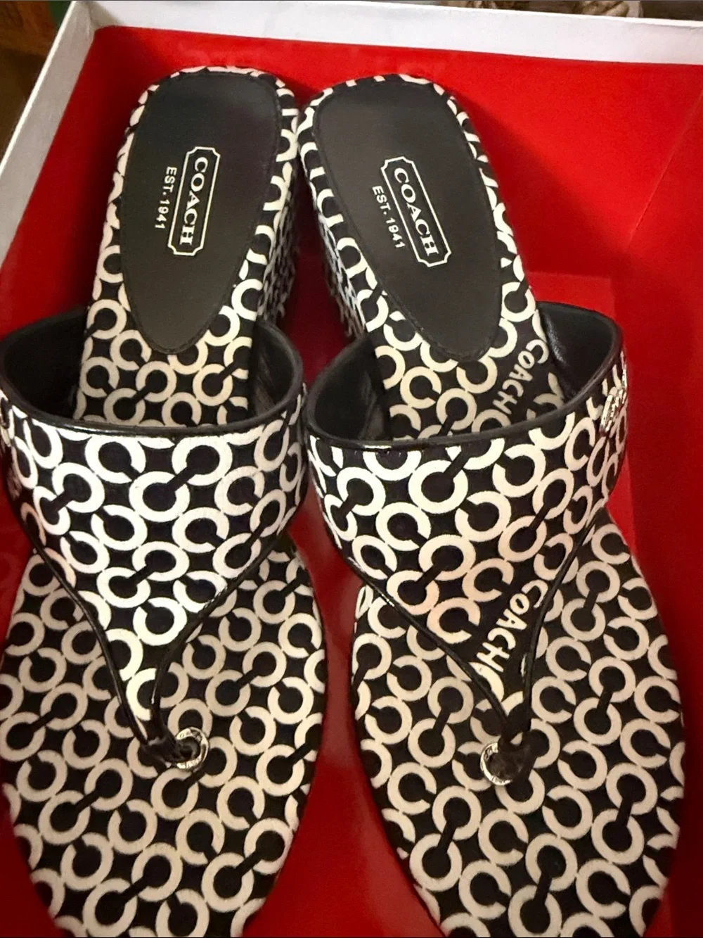 NWT in box Coach Black & White Signature Print Thong Sandals
