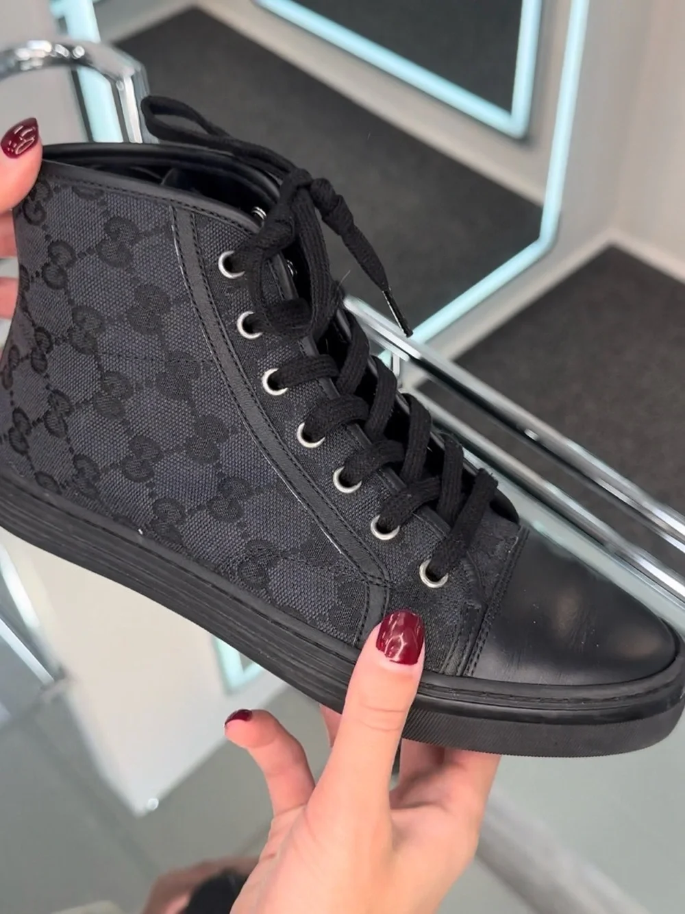 Gucci tiny retail 15