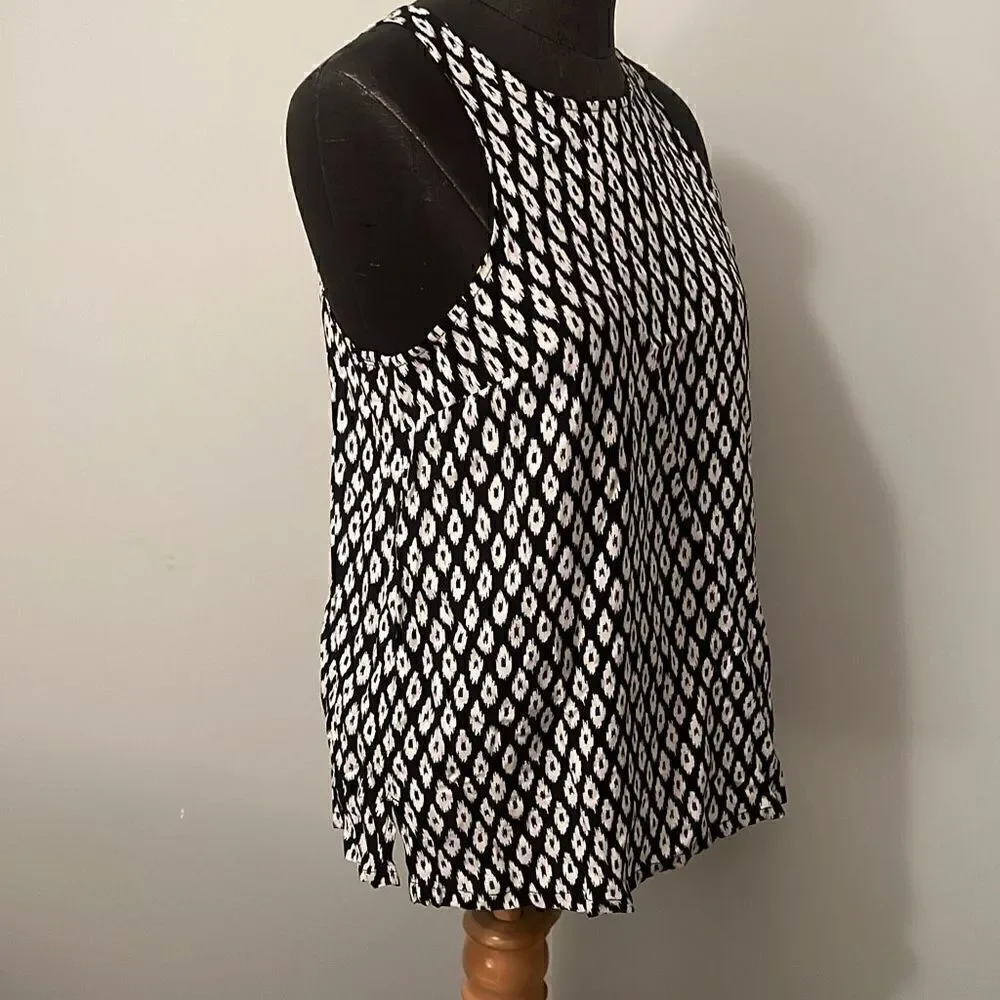 Old Navy Women's Black Sleeveless Keyhole Back Geometric Tank Top