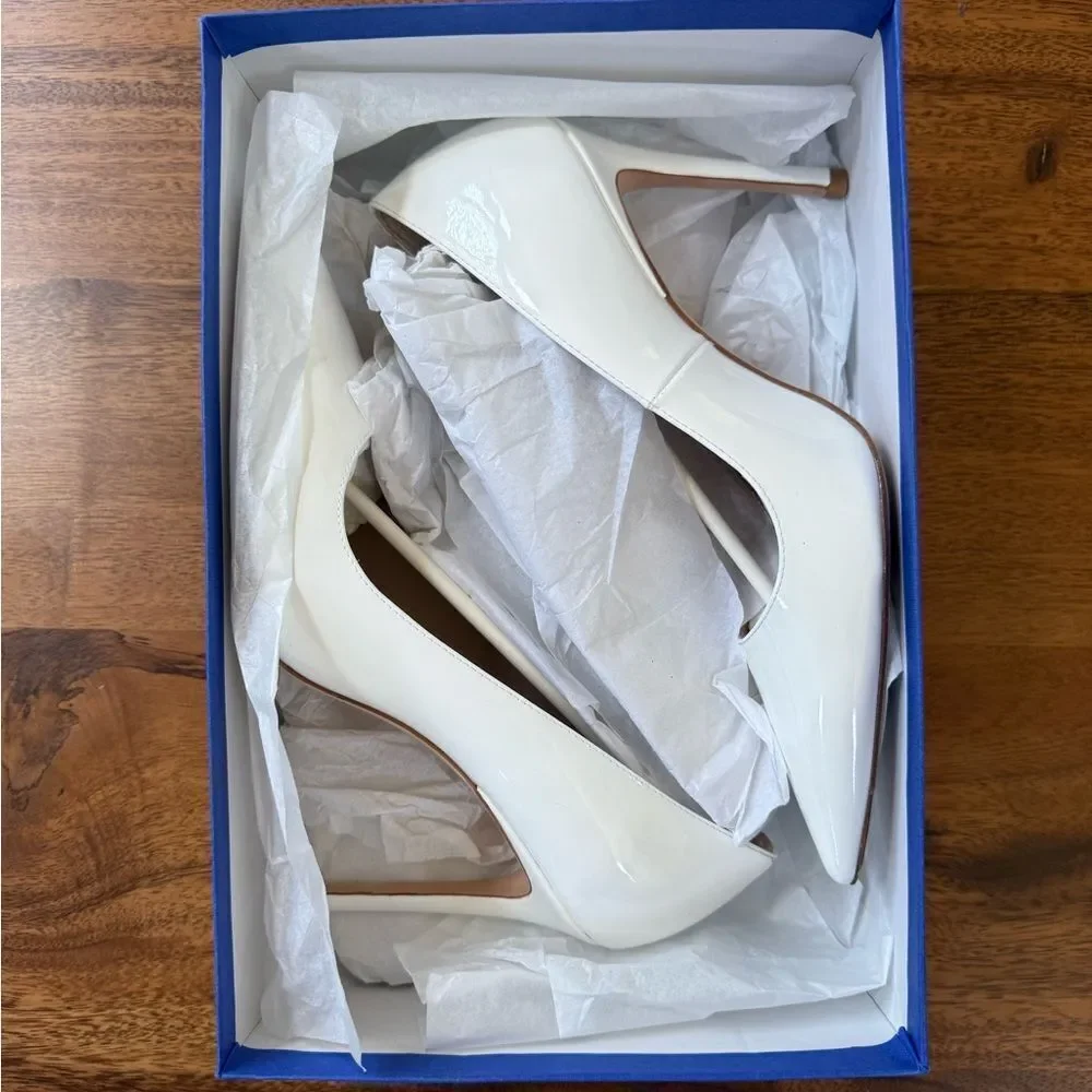 Stuart Weitzman worn pump