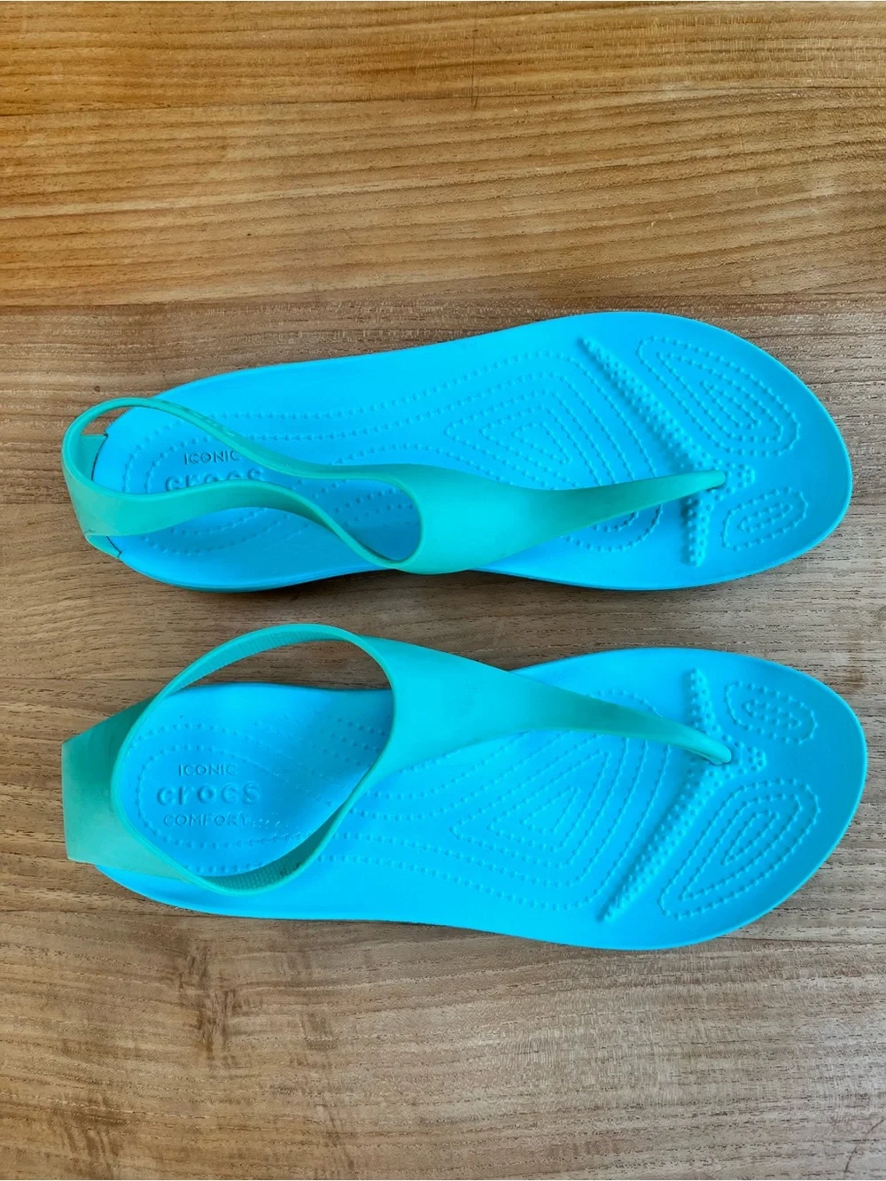 CROCS meant color made