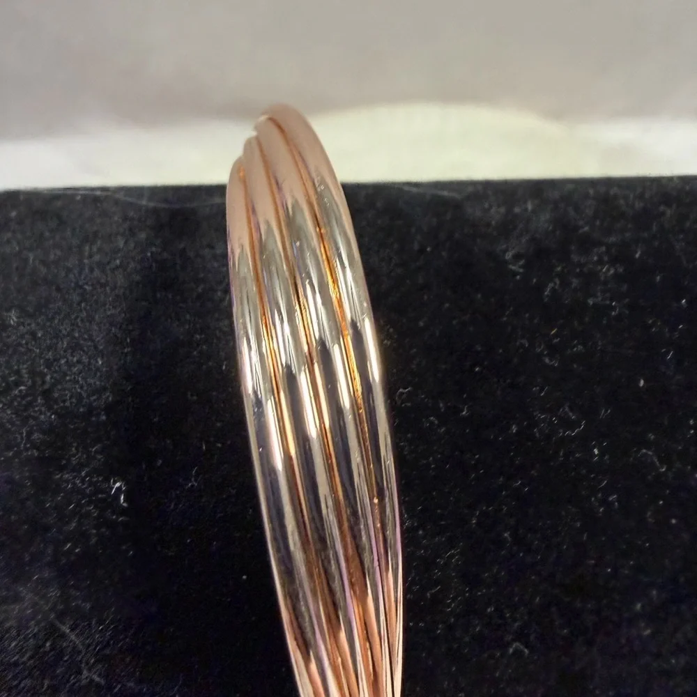 🩷5/$10🩷 paparazzi Rose Gold Multi-Band Bangle Bracelet