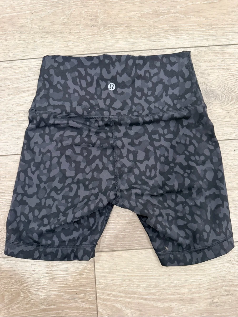 lululemon athletica ***the tag