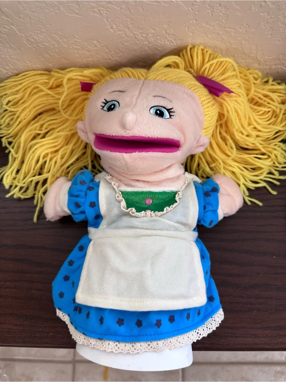 Lakeshore Goldilocks and the three Bears puppet set