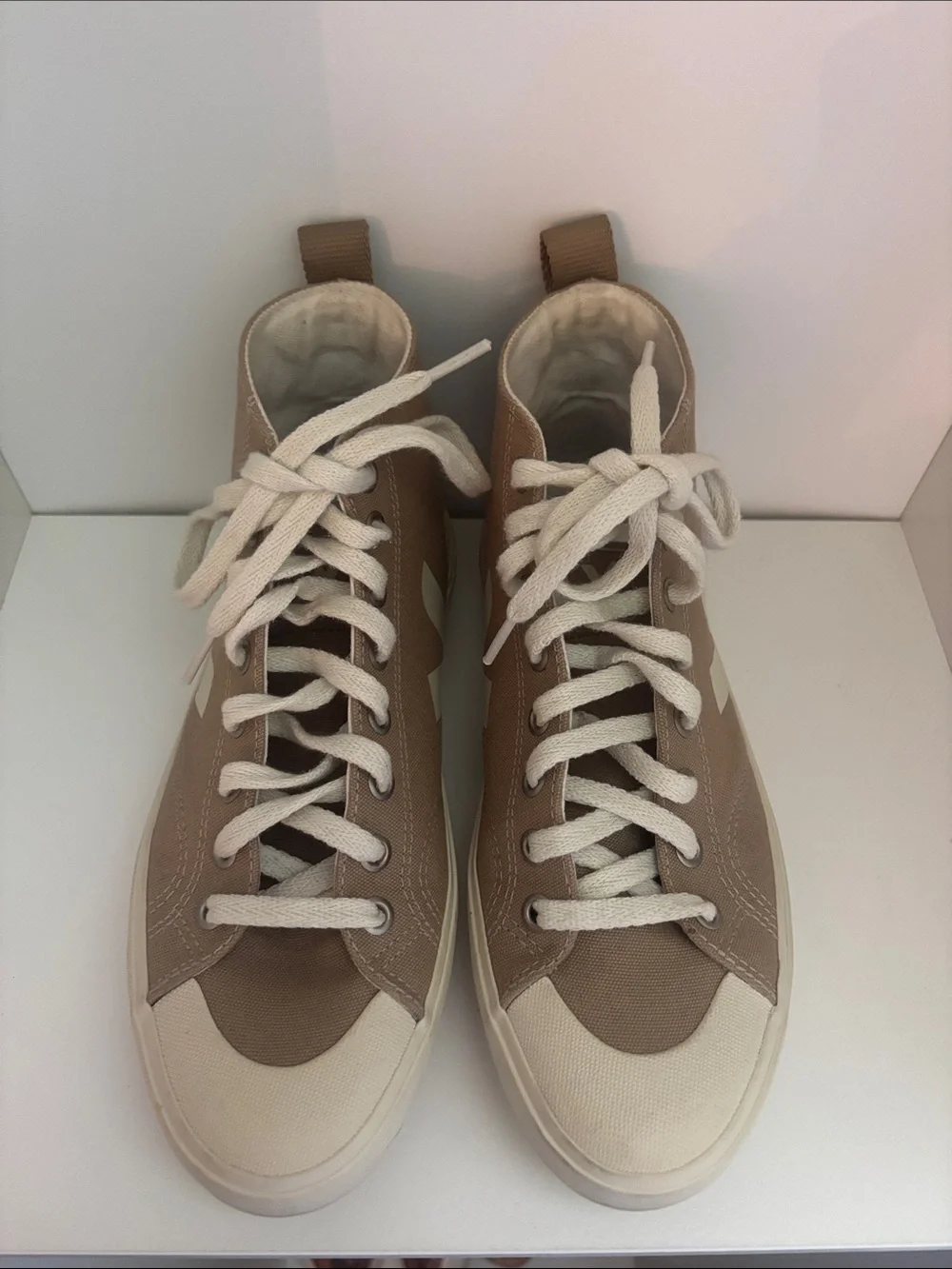 Veja high top