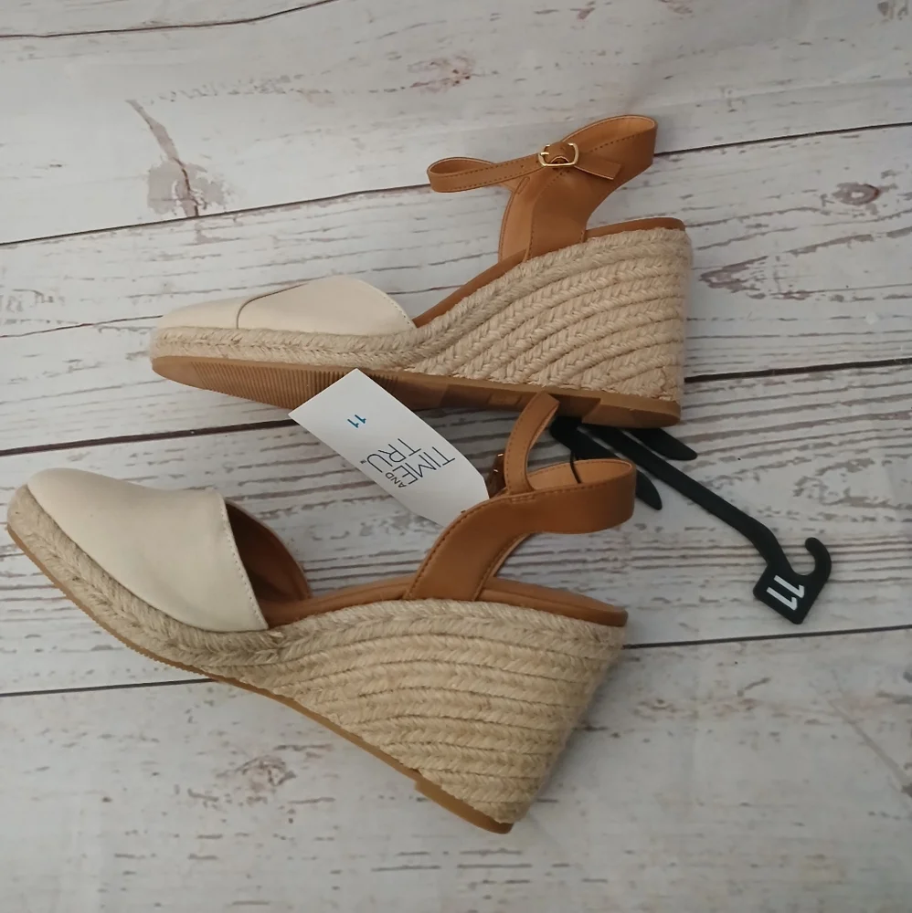 Time and Tru canvas espadrille tags