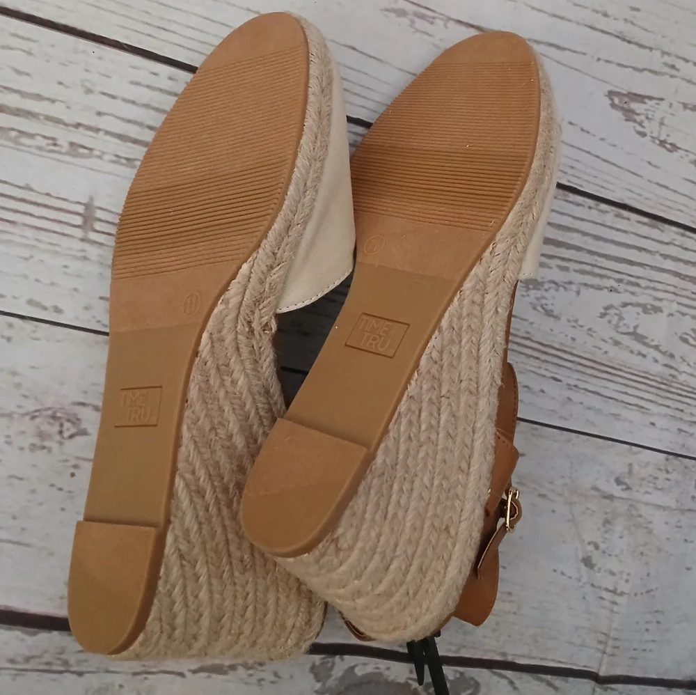 Time and Tru espadrille 11