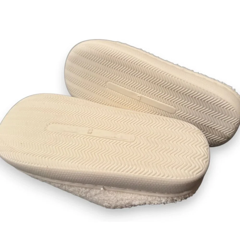 Ashland White Cherry Youth Slippers Cozy Fleece Slip On House Shoes Size 5 NEW