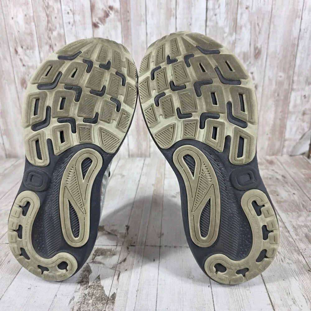 Brooks performance width colorway