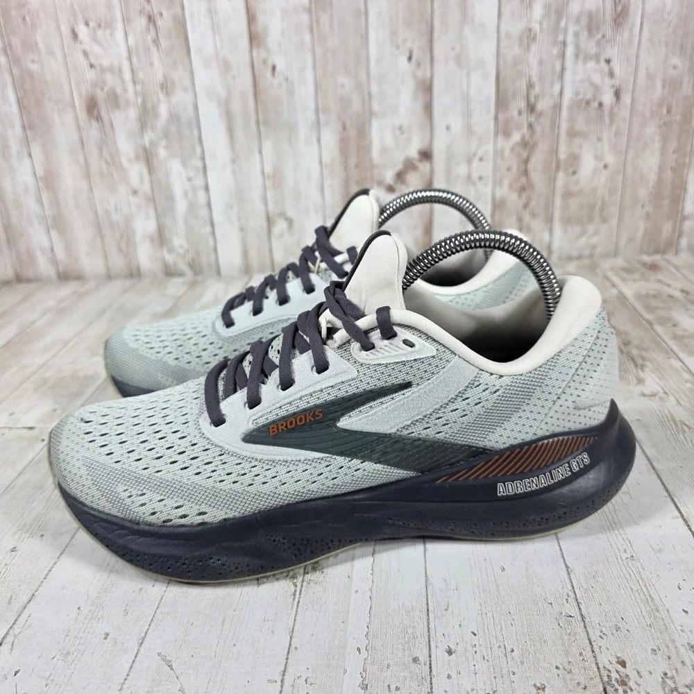 Brooks daily feature brand