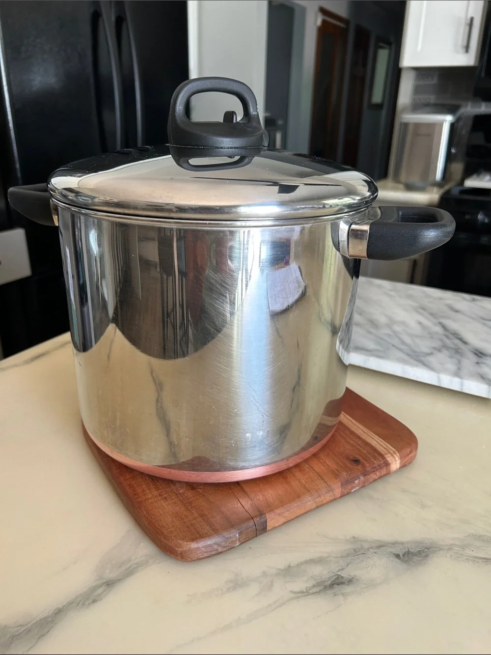 Revere Ware Stainless Steel Stock Pot 8 Quart with Copper bottom & vented lid