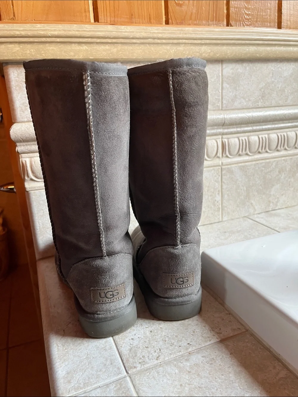 UGG tall pull