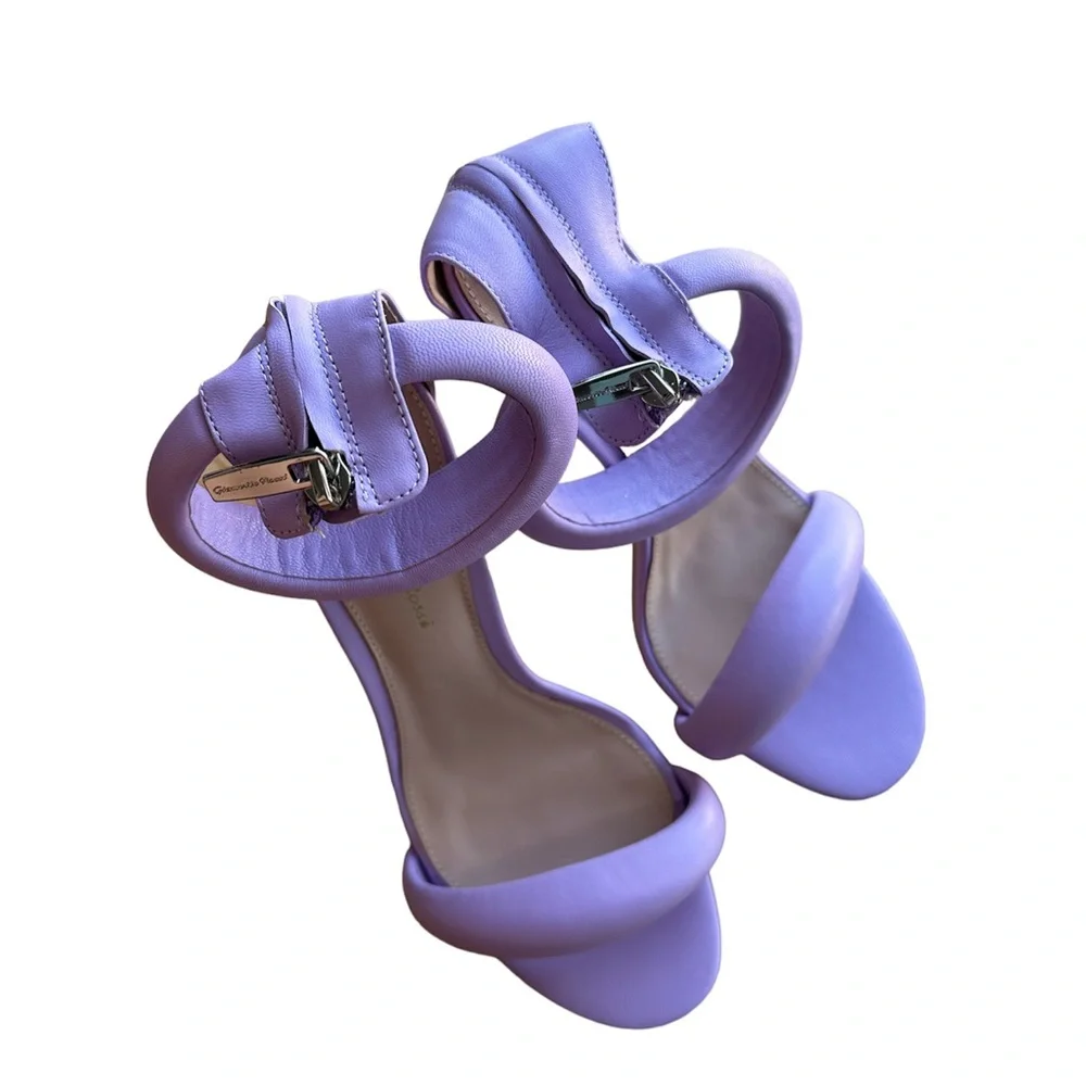 Gianvito Rossi elegant single