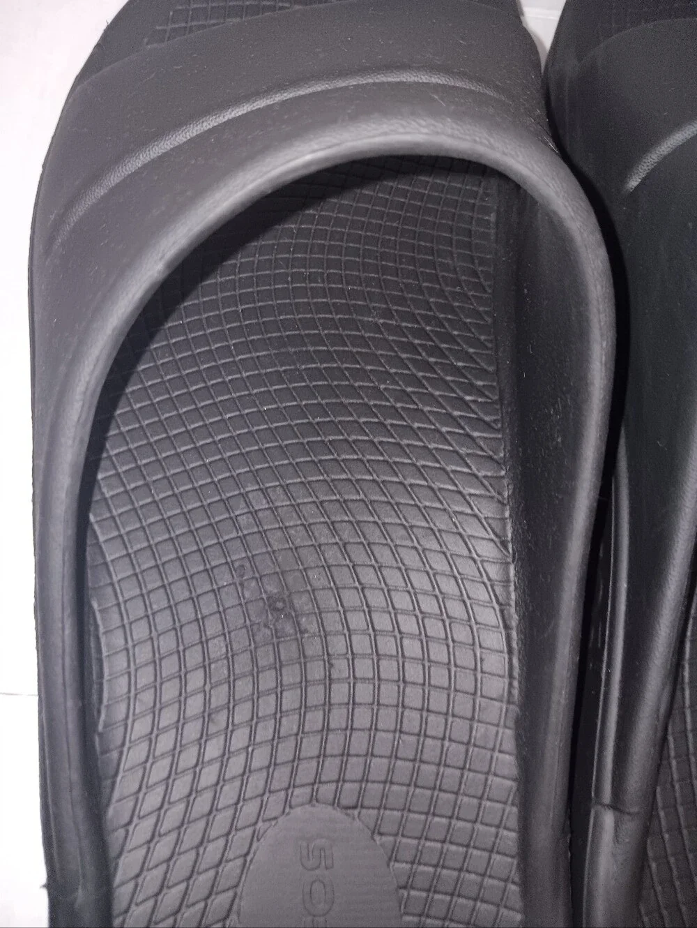 OOFOS size 14