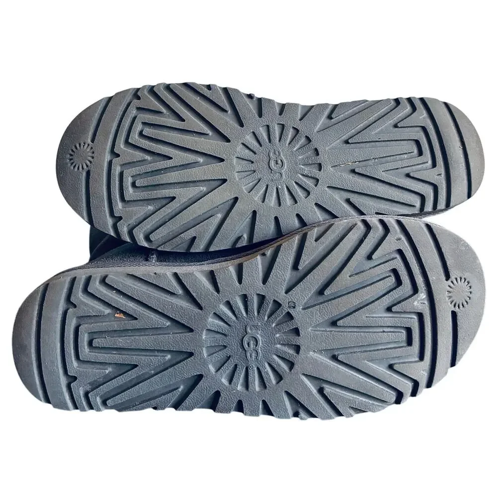 UGG bailey button