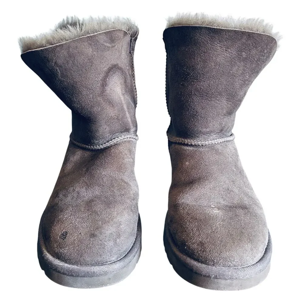 UGG bailey button