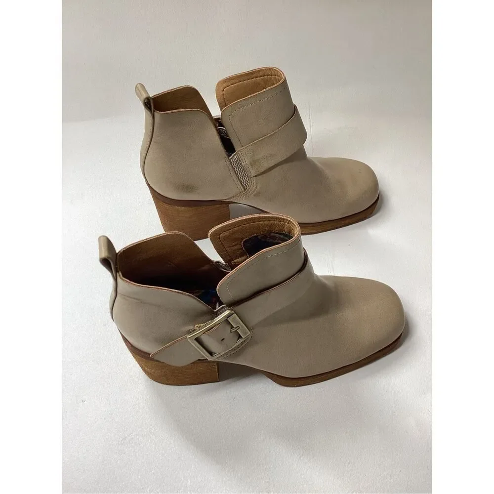 Kork-Ease boots lends