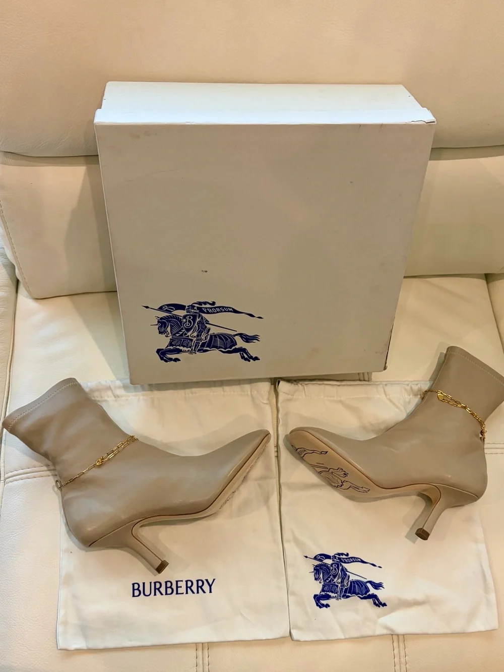Burberry versatile neutral