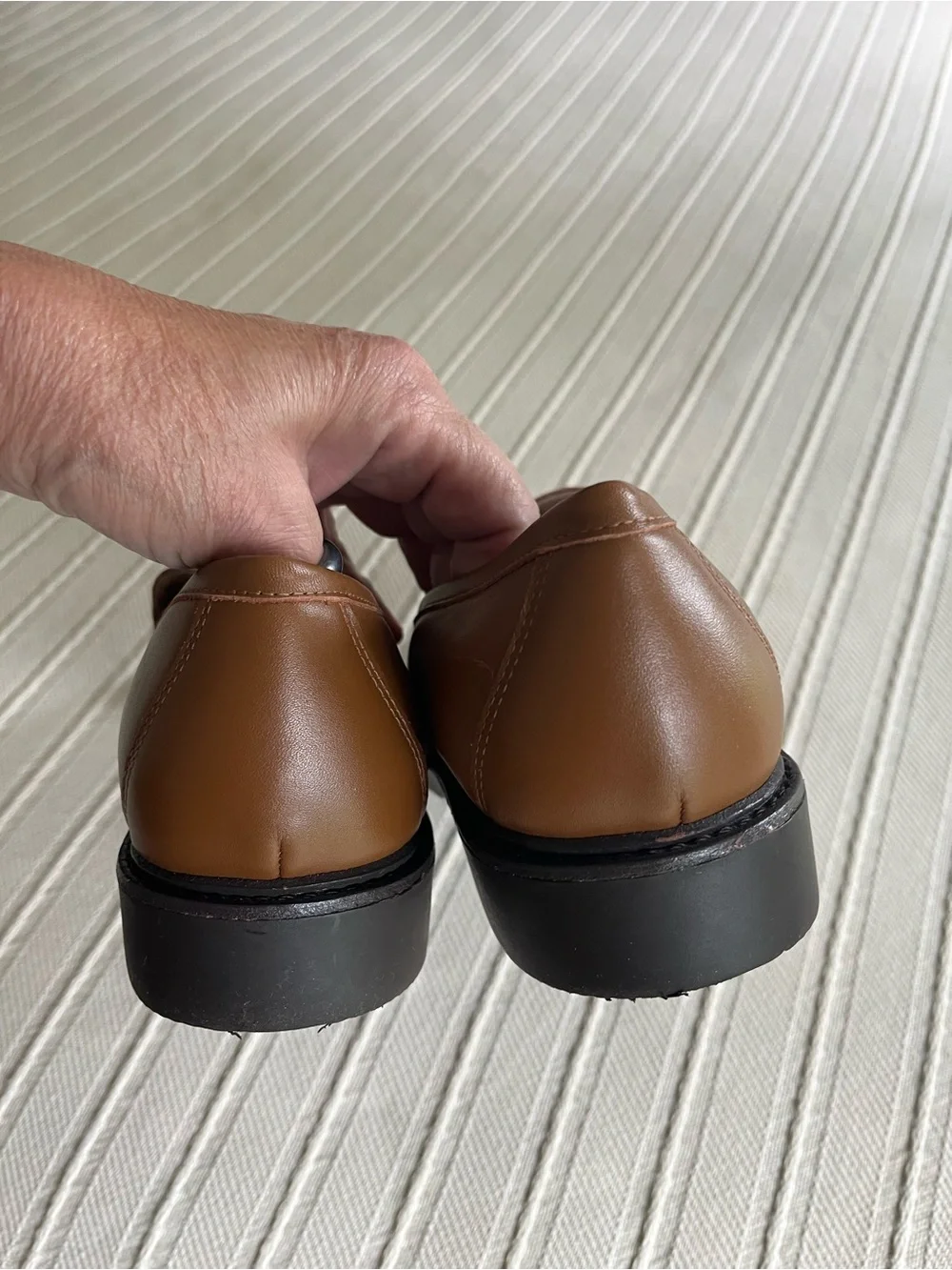 N/A shoes box size