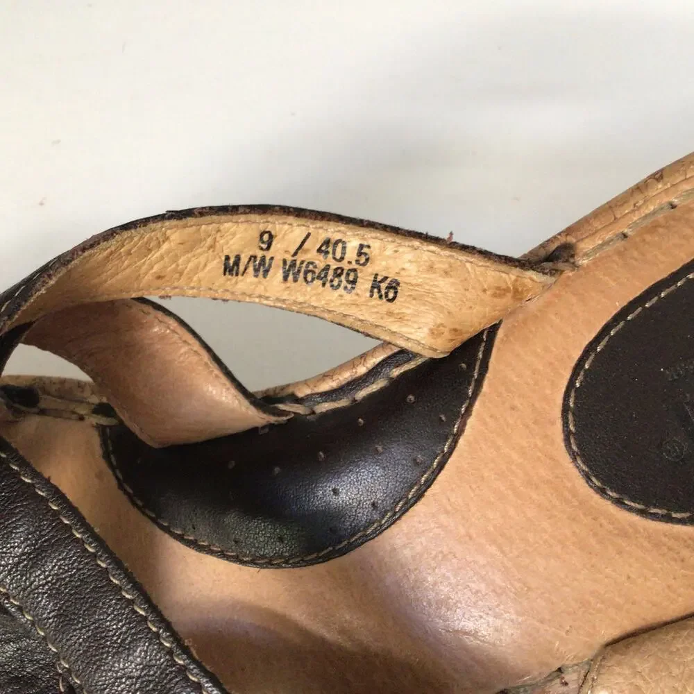 Born leather sandals
