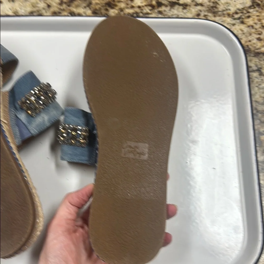 Crown Vintage embrace summer
