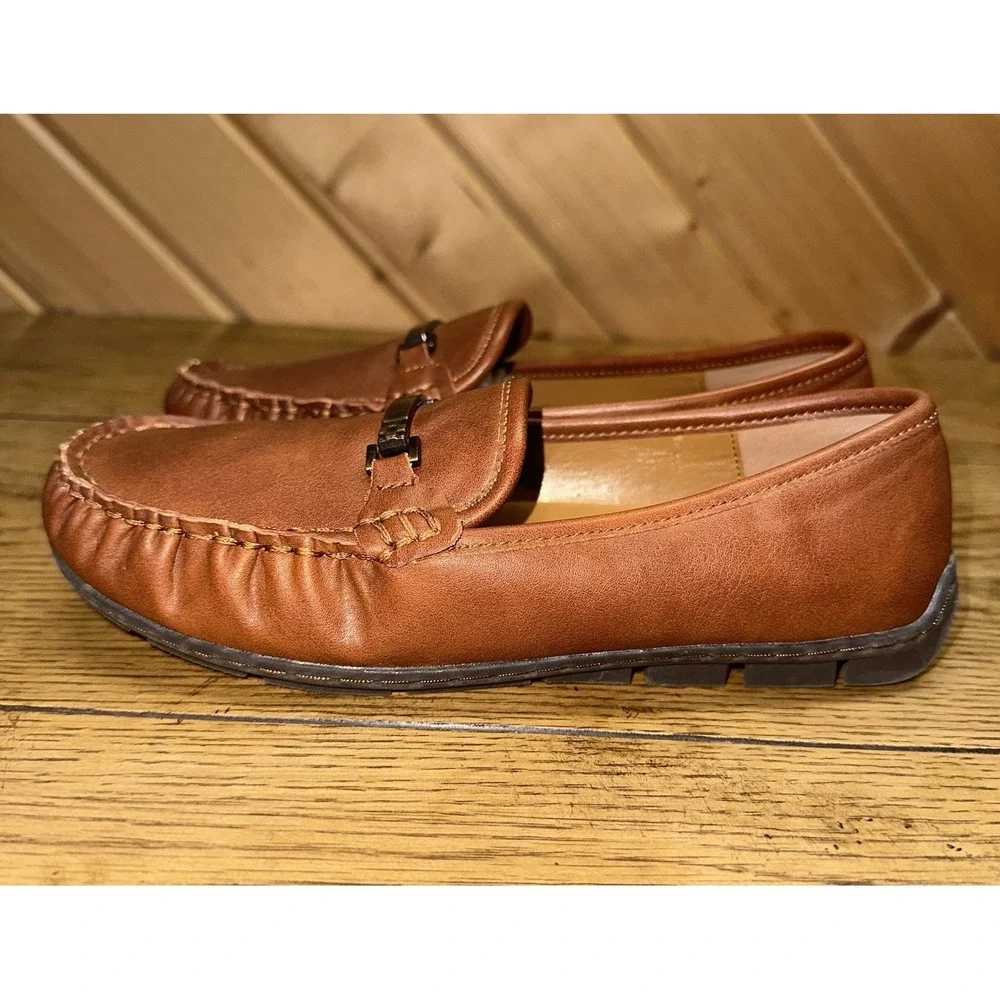 Vince Camuto please see